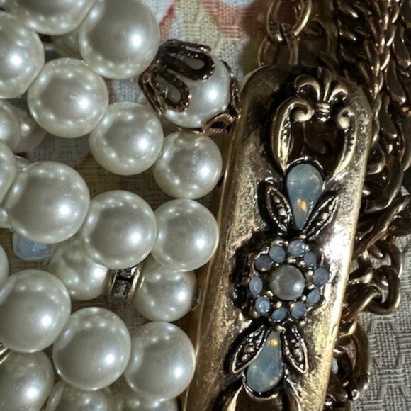 Chico's statement necklace set which includes 1bracelet, 2 pairs of earrings - Picture 4 of 13